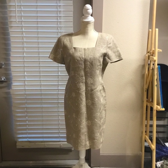 Liz Claiborne Dresses & Skirts - Liz Claiborne 100% Linen Dress